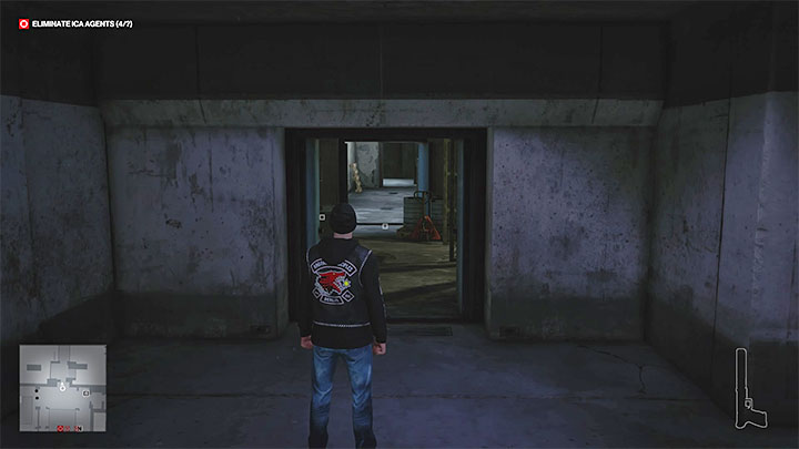 Drugi sposób na przejście z budynku motocyklistów do budynku klubu (z pominięciem alejki na tyłach klubu) to skorzystanie z tunelu na poziomie -1 (punkt 38 na mapie) - Hitman 3: Klub Holle - jak wejść do środka? - Hitman 3 - poradnik, solucja