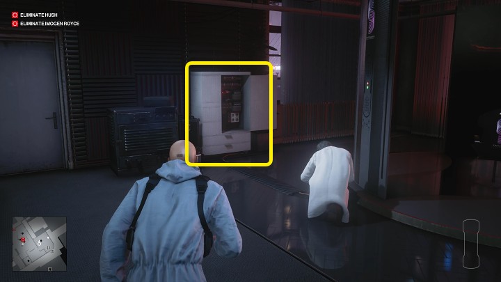 W pokoju trafisz na jednego strażnika i jednego pracownika, ale nie musisz się nimi przejmować - Hitman 3: Hush - jak zabić? Chongqing, Chiny, solucja - Hitman 3 - poradnik, solucja