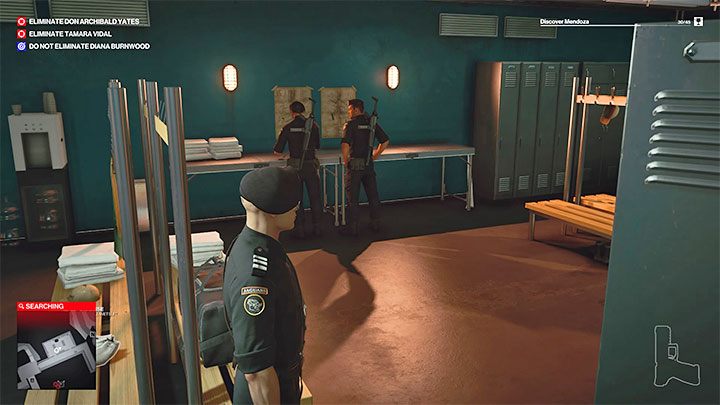 Możesz też znaleźć nieużywane przebranie najemnika i musisz w tym celu odwiedzić pomieszczenie zbrojowni na poziomie 2 (punkt 39 na mapie), niedaleko wschodniej ścieżki na tyłach willi - Hitman 3: Mendoza - najlepsze przebrania - Hitman 3 - poradnik, solucja