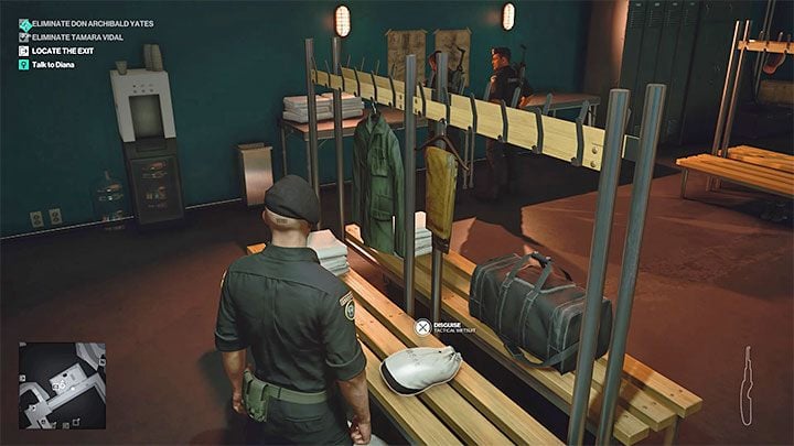 Musisz odwiedzić sąsiednią zbrojownią i założyć w niej nieużywany strój Tactical Wetsuit - Hitman 3: Mapa, Mendoza - jak opuścić? - Hitman 3 - poradnik, solucja