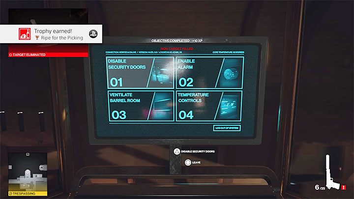 Zaczekaj aż uczestnicy wycieczki dotrą do pomieszczenia z beczkami (punkt 29 na mapie) i aż w to miejsce dotrze również Don Yates - Hitman 3: Ripe for the Picking - jak odblokować trofeum/osiągnięcie? - Hitman 3 - poradnik, solucja