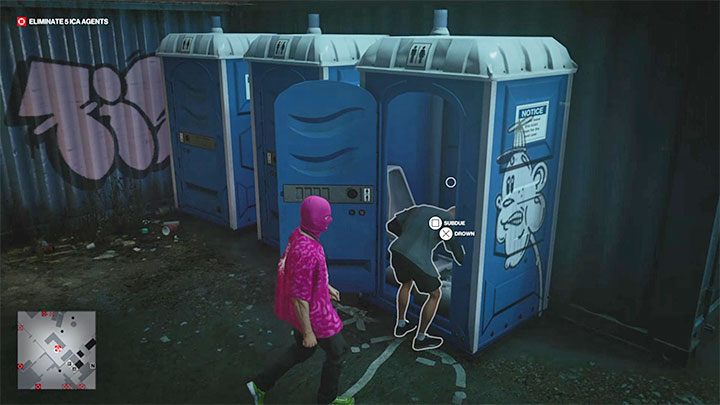 Otruty Agent Swan wyruszy w stronę obszaru z przenośnymi toaletami (punkt 24 na mapie) - Hitman 3: Agent Swan - jak zabić? (The Swan Song) - Berlin, solucja - Hitman 3 - poradnik, solucja