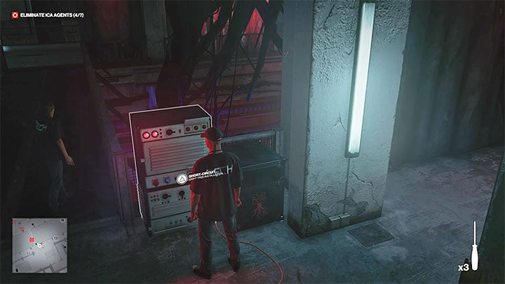 Ze śrubokrętem udaj się do zlokalizowanej obok balkoniku instalacji oświetlenia drzewa (Light Rig Installation) - Hitman 3: Agent Banner - jak zabić? (The Wall) - Berlin, solucja, opis przejścia - Hitman 3 - poradnik, solucja