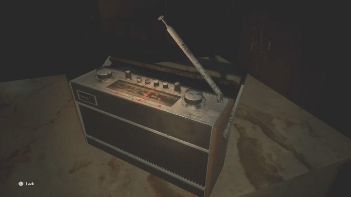 Udaj się do radia, które leży na recepcji - The Medium: Przejście na drugą stronę lustra - solucja, opis przejścia - The Medium - poradnik do gry