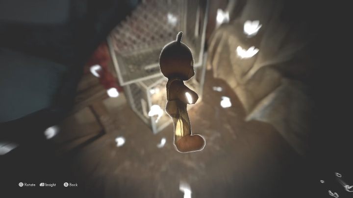 Kolejna zabawka, którą musisz zbadać, znajduje się po lewej stronie basenu - The Medium: Przejście na drugą stronę lustra - solucja, opis przejścia - The Medium - poradnik do gry