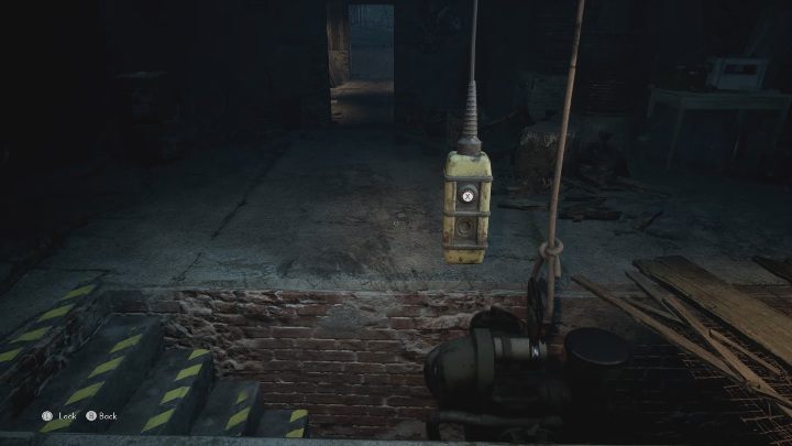 Zostaw swoje materialne wcielenie przy silniku - The Medium: Warsztat - solucja, opis przejścia - The Medium - poradnik do gry