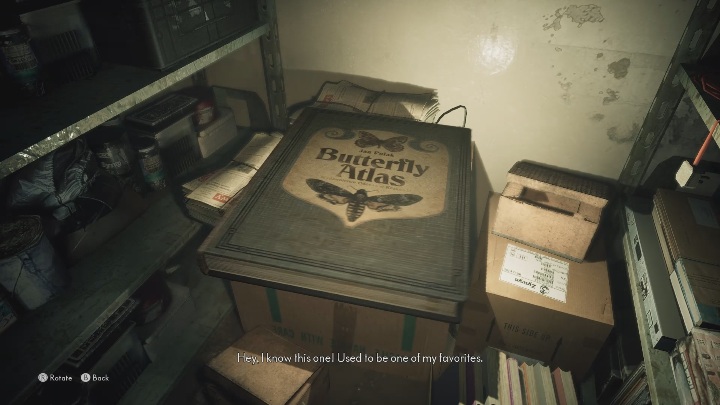 Na półkach z różnymi zapasami znajdziesz natomiast atlas motyli - The Medium: Mieszkanie Thomasa - solucja, opis przejścia - The Medium - poradnik do gry