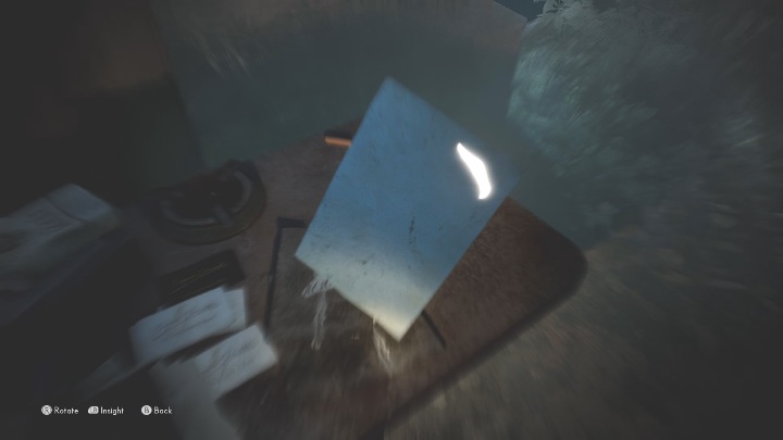 Zaraz obok łóżka jest niewielki stolik - The Medium: Echa - lista wszystkich - The Medium - poradnik do gry