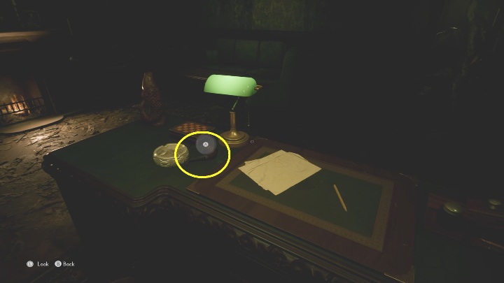 W biurze musisz zbadać kilka rzeczy - The Medium: Dom Richarda - solucja, opis przejścia - The Medium - poradnik do gry