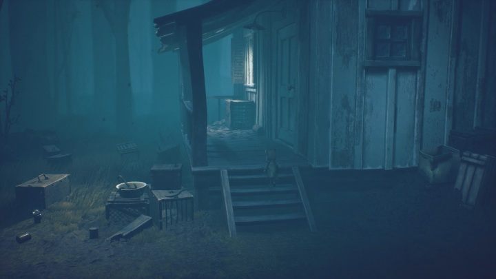 Zacznijmy od wejścia po schodach, nie ma na nich żadnych pułapek - Little Nightmares 2: Droga przez las - solucja, opis przejścia - Little Nightmares 2 - poradnik do gry