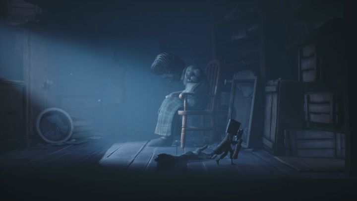 Korba wypadnie razem z ramieniem kobiety - Little Nightmares 2: Domek w lesie - solucja, opis przejścia - Little Nightmares 2 - poradnik do gry