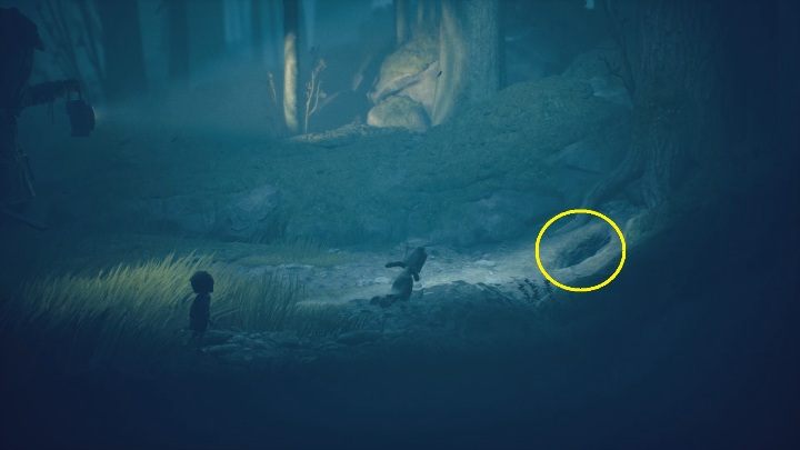 Gdy tylko zobaczysz dziurę pod drzewem rusz biegiem i wskocz w norę - Little Nightmares 2: Ucieczka przed myśliwym - solucja, opis przejścia - Little Nightmares 2 - poradnik do gry