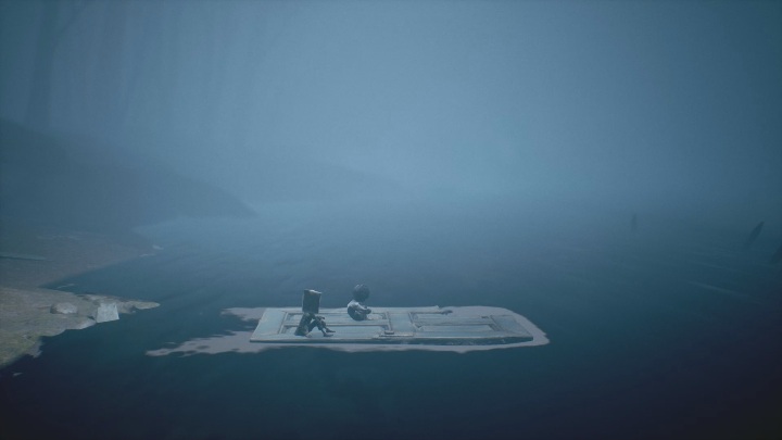 Czeka Cię kilkunastosekundowa scenka podczas, której zobaczysz płynących bohaterów - Little Nightmares 2: Ucieczka przed myśliwym - solucja, opis przejścia - Little Nightmares 2 - poradnik do gry