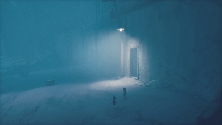 Ten rozdział zaczniesz od wejścia do miasta - Little Nightmares 2: Droga do domu dziecka - solucja, opis przejścia - Little Nightmares 2 - poradnik do gry