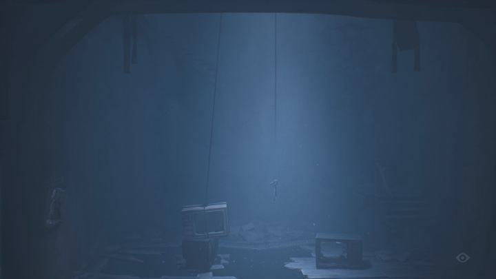 W pewnym momencie dotrzesz do pokoju, w którym są ogromne dziury w podłodze - Little Nightmares 2: Droga do domu dziecka - solucja, opis przejścia - Little Nightmares 2 - poradnik do gry