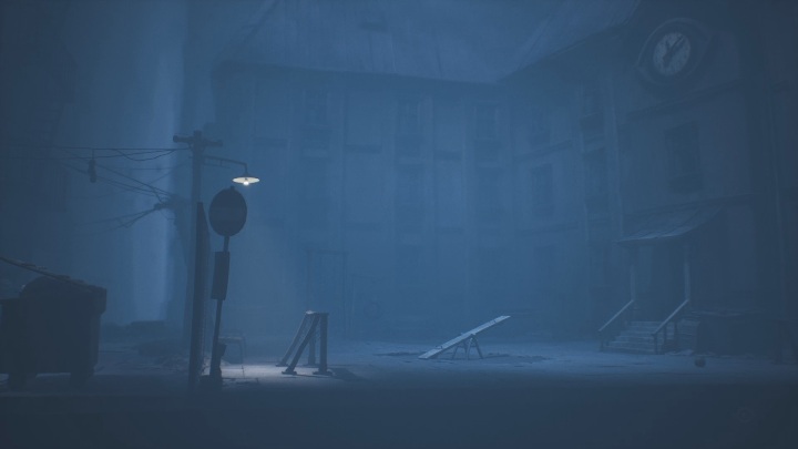 Twoim kolejnym zadaniem jest odciągnięcie kosza na śmieci od płotu - Little Nightmares 2: Droga do domu dziecka - solucja, opis przejścia - Little Nightmares 2 - poradnik do gry