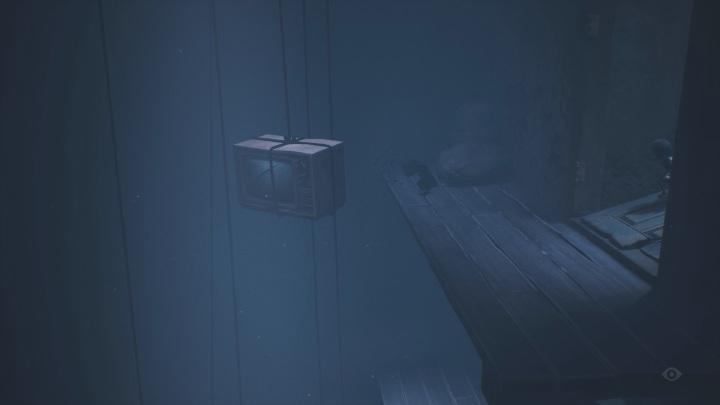 Aby dostać się do tych widmowych szczątków musisz wejść na szczyt klatki schodowej, do miejsca, w którym pojawiła się Six - Little Nightmares 2: Wszystkie Widmowe szczątki, rozdział 2 Dom dziecka - Little Nightmares 2 - poradnik do gry