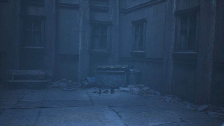 Te widmowe szczątki zobaczysz dopiero, gdy zbliżysz się do kontenera, znajdującego się w prawym kącie podwórka - Little Nightmares 2: Wszystkie Widmowe szczątki, rozdział 2 Dom dziecka - Little Nightmares 2 - poradnik do gry