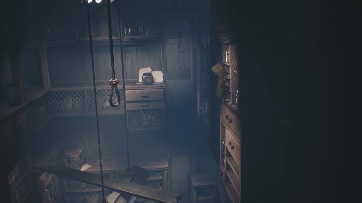 Z deski przeskocz na szafkę - Little Nightmares 2: Kuchnia - solucja, opis przejścia - Little Nightmares 2 - poradnik do gry