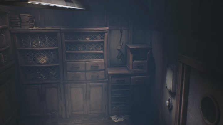 Z półki zrzuć mózg, a następnie wskocz na hak - Little Nightmares 2: Kuchnia - solucja, opis przejścia - Little Nightmares 2 - poradnik do gry