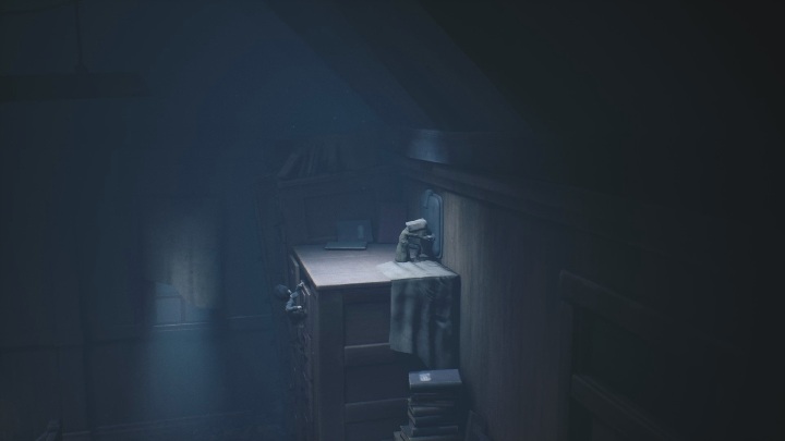 Wraz z Six otwórzcie przejście, aby dostać się dalej - Little Nightmares 2: Ucieczka ze szkoły - solucja, opis przejścia - Little Nightmares 2 - poradnik do gry