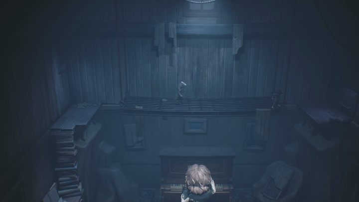 Następnie szybko przebiegnij po metalowej półce, żeby dostać się na prawą stronę pomieszczenia - Little Nightmares 2: Ucieczka ze szkoły - solucja, opis przejścia - Little Nightmares 2 - poradnik do gry