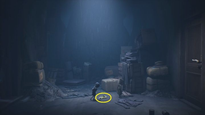 W tym budynku Six znajdzie swoją żółtą kurtkę, która bardzo się jej przyda przy takiej pogodzie - Little Nightmares 2: Ucieczka ze szkoły - solucja, opis przejścia - Little Nightmares 2 - poradnik do gry