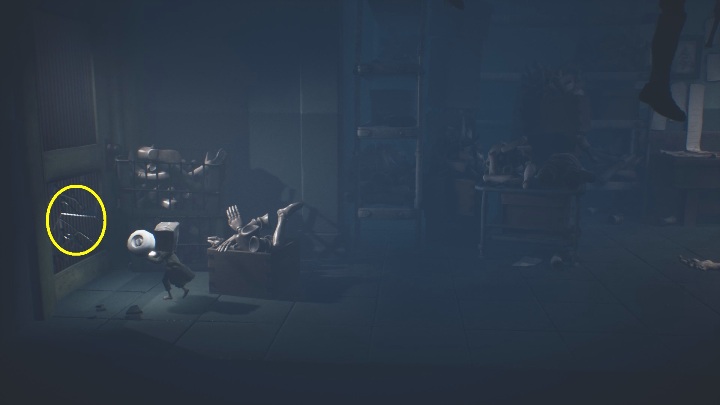 Następnie zniszcz szkło w drzwiach - Little Nightmares 2: Bezpieczniki - solucja, opis przejścia - Little Nightmares 2 - poradnik do gry