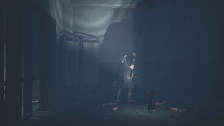 Pamiętaj, aby korzystać z latarki - Little Nightmares 2: Bezpieczniki - solucja, opis przejścia - Little Nightmares 2 - poradnik do gry