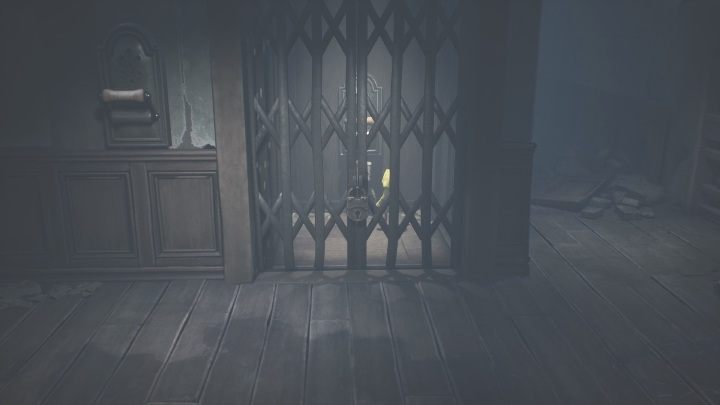 Gdy dojedziesz na górę zauważysz jednak, że nie możesz się tak po prostu wydostać z windy - Little Nightmares 2: Przejście przez miasto - solucja, opis przejścia - Little Nightmares 2 - poradnik do gry
