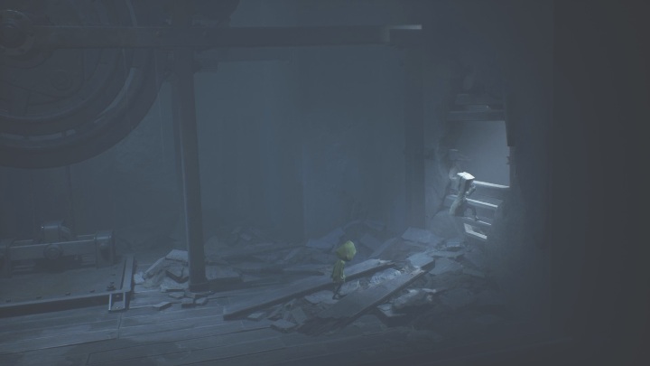 W ten sposób wjedziecie na samą górę - Little Nightmares 2: Przejście przez miasto - solucja, opis przejścia - Little Nightmares 2 - poradnik do gry