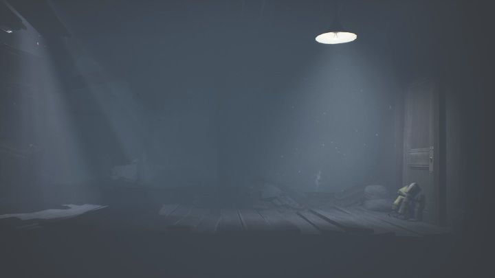 Ponownie musisz po prostu biec w prawo, przeskakując przez dziury i otwierając okoliczne drzwi - Little Nightmares 2: Przejście przez miasto - solucja, opis przejścia - Little Nightmares 2 - poradnik do gry