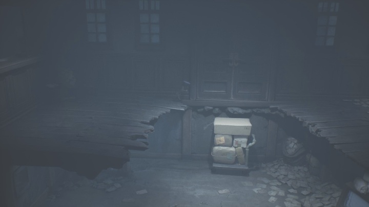 Idąc dalej, zobaczysz jak bardzo potrzebny jest wózek - Little Nightmares 2: Telewizory - solucja, opis przejścia - Little Nightmares 2 - poradnik do gry