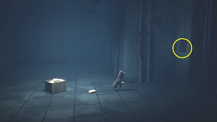 Mydłem rzuć w przycisk, który otworzy drzwi i umożliwi Ci wejście dalej - Little Nightmares 2: Zagadka z wózkiem inwalidzkim - jak wyjść? - Little Nightmares 2 - poradnik do gry
