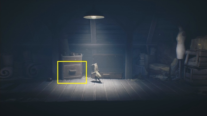 Kolejnym ruchem będzie otwarcie szuflady znajdującej się zaraz obok walizki - Little Nightmares 2: The Nomes Attic - solucja, opis przejścia - Little Nightmares 2 - poradnik do gry