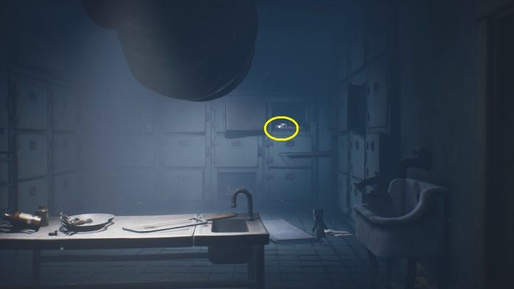 W tej części musisz zdobyć bezpiecznik, aby przedostać się dalej - Little Nightmares 2: Ucieczka - solucja, opis przejścia - Little Nightmares 2 - poradnik do gry