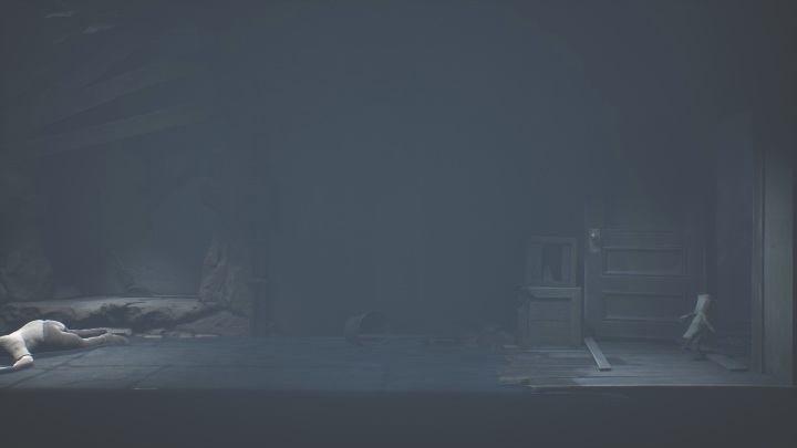 Po wyłączeniu prądu możesz wyjść z pokoju - Little Nightmares 2: Budynek - solucja, opis przejścia - Little Nightmares 2 - poradnik do gry