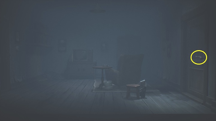 Gdy pozbędziesz się kobiety, musisz po prostu dopchać stołek do drzwi i wskoczyć na klamkę - Little Nightmares 2: Budynek - solucja, opis przejścia - Little Nightmares 2 - poradnik do gry