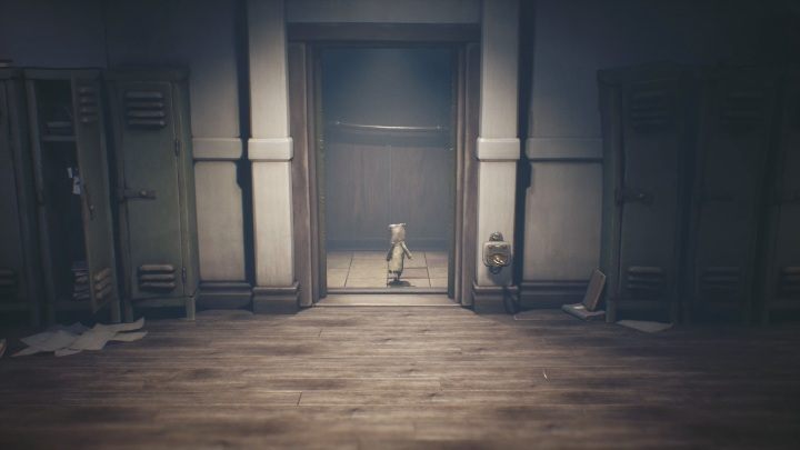 Wejdź do windy i poczekaj, aż się zamknie, aby udać się na wyższe piętro - Little Nightmares 2: Szkoła - solucja, opis przejścia - Little Nightmares 2 - poradnik do gry