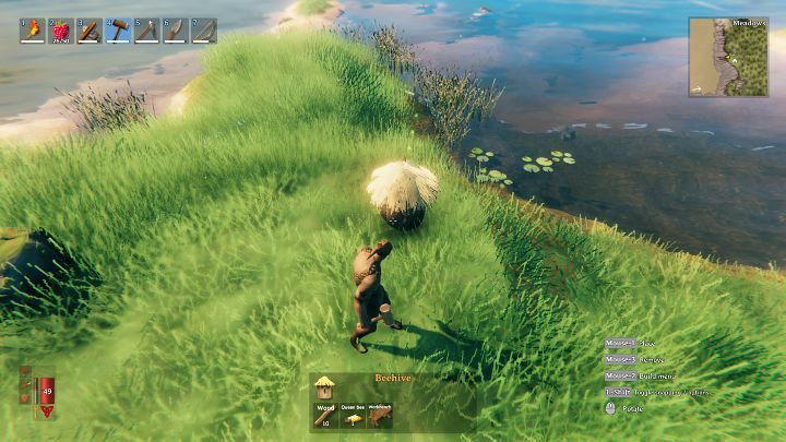 Po znalezieniu królowej pszczół wyposaż swoją postać w młotek, a następnie przejdź do zakładki Crafting - znajdziesz tam nowy budynek, ul (Beehive), który możesz postawić w pobliżu stołu warsztatowego (Workbench) - Valheim: Miód/Honey - jak produkować? - Valheim - poradnik do gry