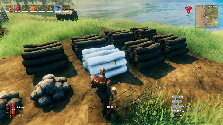 Należy tutaj zaznaczyć fakt, że stosy surowców wystawione na działanie negatywnych zjawisk pogodowych (ulewny deszcz), ulegają zniszczeniu i co jakiś czas trzeba je naprawiać - Valheim: Zarządzanie ekwipunkiem - porady, skróty klawiszowe - Valheim - poradnik do gry