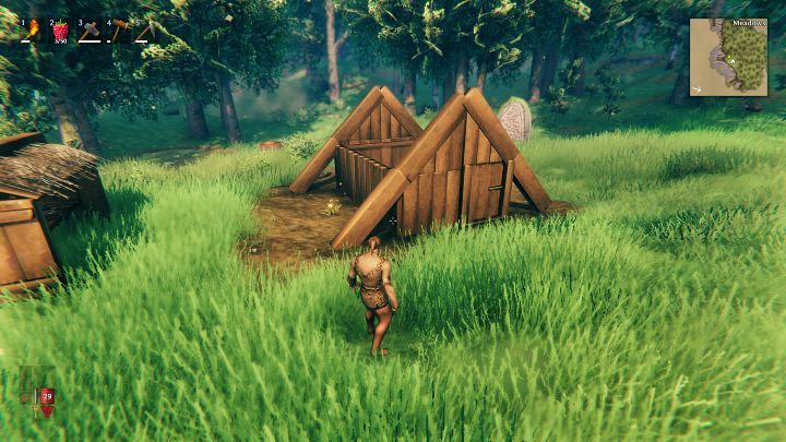 Z menu budowania wybierz Wood wall 45° i postaw dwie ściany nad wejściem do budynku, by stworzyć szczyt domu - Valheim: Dzień 1 - jak przetrwać na początku? Od czego zacząć? - Valheim - poradnik do gry