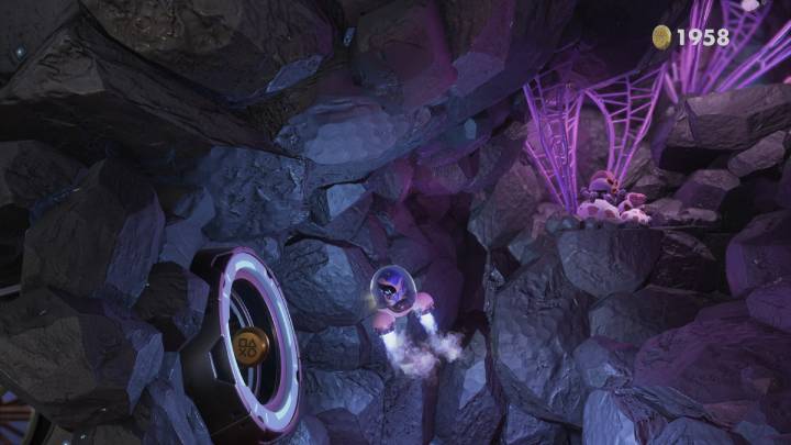 W drodze powrotnej przeleć przez otwór, w którym są monety - Astros Playroom: Jaskinie buforowania - solucja, opis przejścia - Astros Playroom - poradnik do gry