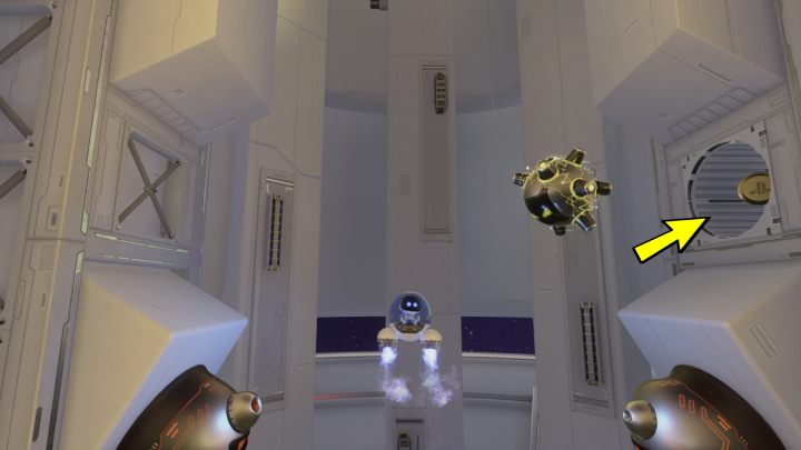 Leć w górę, omijając po drodze kable w ścianach i plujących przeciwników - Astros Playroom: Orbital przeszkody - solucja, opis przejścia - Astros Playroom - poradnik do gry