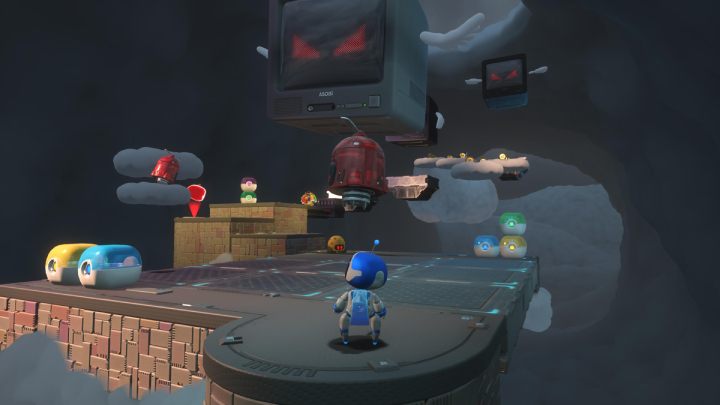 Pokonaj 2 latających wrogów i rozbij 2 pojemniki z monetami - Astros Playroom: Elektryczna chmura - solucja, opis przejścia - Astros Playroom - poradnik do gry