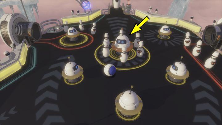 Zbij wszystkie kręgle znajdujące się na środku pola, aby podniósł się bumper - Astros Playroom: Aleja flipperów - solucja, opis przejścia - Astros Playroom - poradnik do gry
