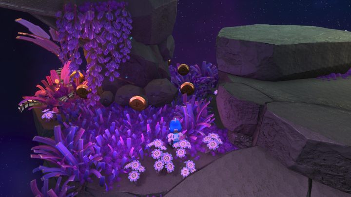 Po wejściu na fioletową trawę, pojawią się na niej monety - Astros Playroom: Głęboka przestrzeń danych - solucja, opis przejścia - Astros Playroom - poradnik do gry