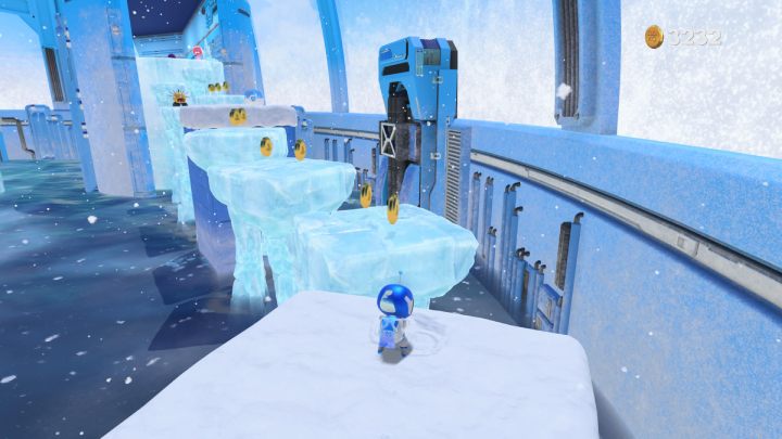 Skacząc po lodowych stopniach pamiętaj, że zaczną się rozpadać gdy tylko na nich wylądujesz - Astros Playroom: Polarne kry - solucja, opis przejścia - Astros Playroom - poradnik do gry