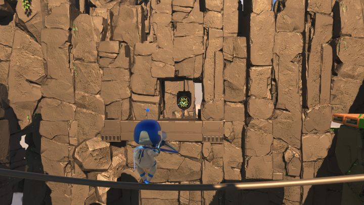 Jeśli z jakiegoś powodu straciłeś łuk, obok poprzedniego punktu kontrolnego, pod kablami ukryta jest skrzynia z łukiem - Astros Playroom: Ruiny raytrace - solucja, opis przejścia - Astros Playroom - poradnik do gry