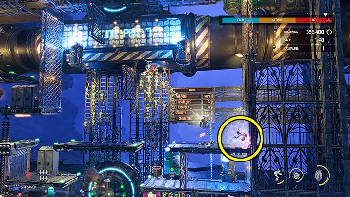 Po pociągnięciu za dźwignię rekomendujemy ustawić się przy prawej ścianie tej areny i szybko skorzystać z opętania do przejęcia kontroli nad jednym z latających Sligów - Oddworld Soulstorm: Więzienia Holding Pen 10-6, Escape - solucja - Oddworld Soulstorm - poradnik do gry